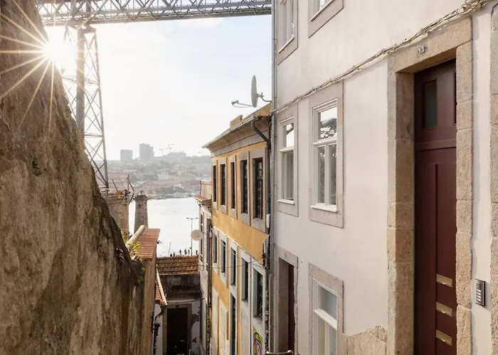 Oasiys - Your Getaway In